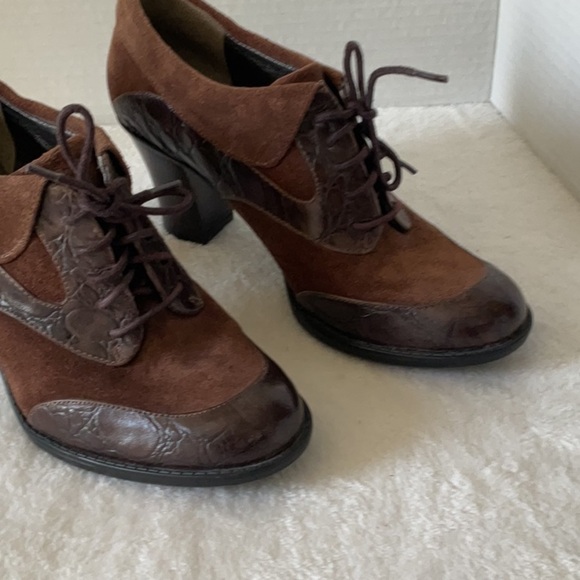 Naturalizer Shoes - Naturalizer Brown Heels with Brogue Detailing Victorian